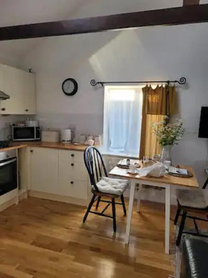 Birch Cottage With Private Wood Fire Hot Tub Harrietsham Екстериор снимка